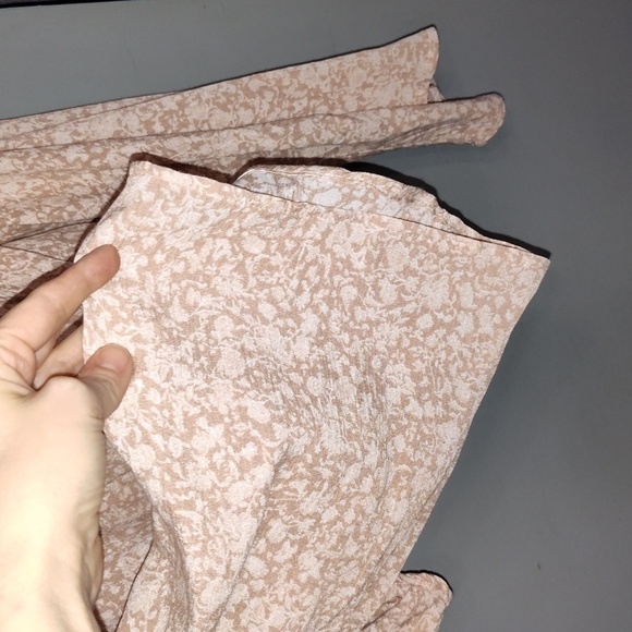 Anthropologie Sadie & Sage long Bell sleeves v-neck floral pattern size small - Picture 2 of 7